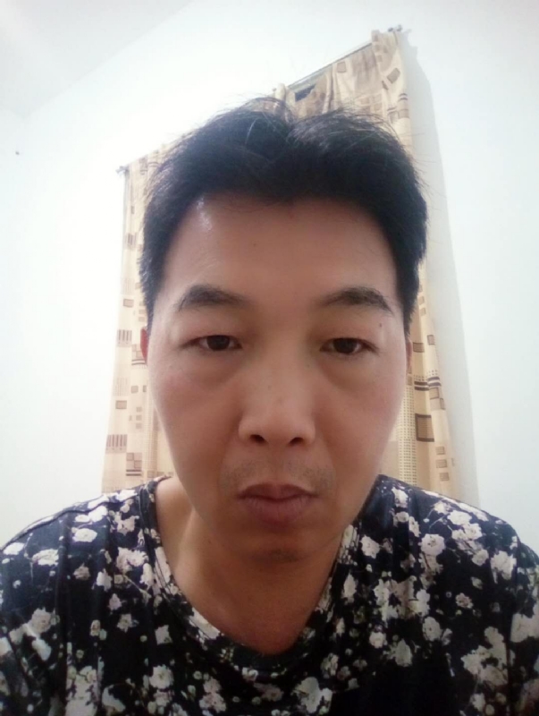 繁华哀伤的第一张照片--宁德征婚网