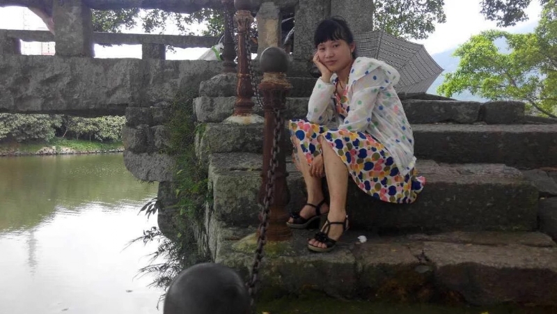 女子悠然的第一张照片--宁德征婚网