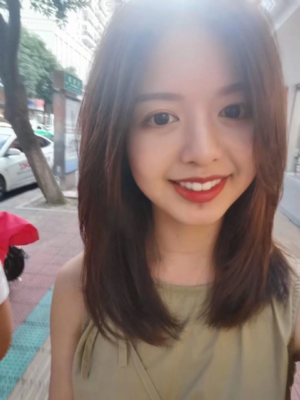 无处安放的大长腿的第一张照片--宁德征婚网