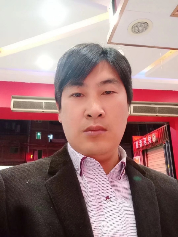 奔跑的第二张照片--宁德征婚网