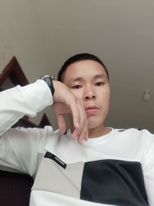 冷漠的第一张照片--宁德征婚网