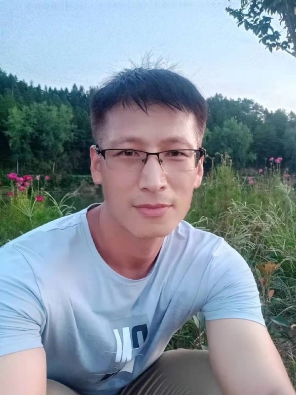 零零柒的第一张照片--宁德征婚网