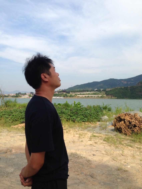 雾里看花的第一张照片--宁德征婚网