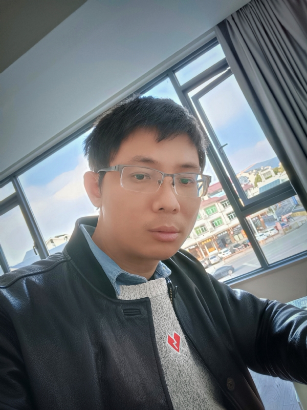 也许只是缺少一个拥抱的第二张照片--宁德征婚网