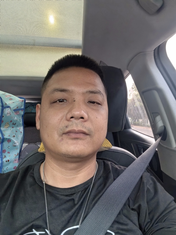 卖电池的大叔的第一张照片--宁德征婚网